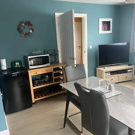 'Kodi'S Place' Well Appointed 1 Bedroom Apartment With Excellent Transport Links And Free Wi-Fi Whiteabbey Exterior photo