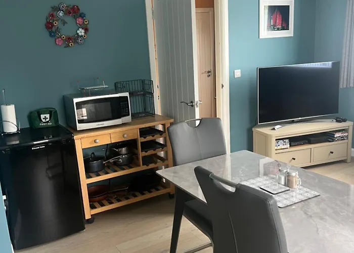 \'Kodi\'S Place\' Well Appointed 1 Bedroom Apartment With Excellent Transport Links And Free Wi-Fi