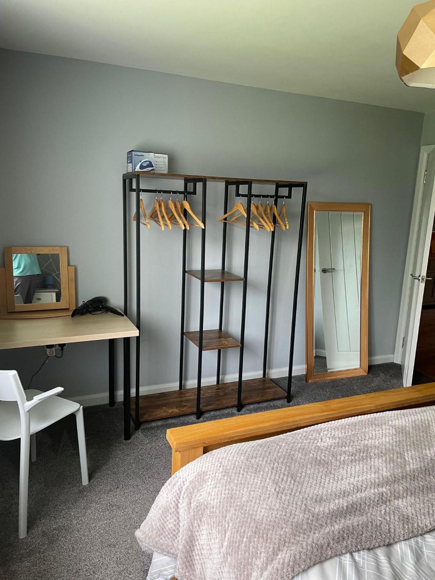 'kodi's Place' Well Appointed 1 Bedroom With Excellent Transport Links And Free Wi-fi *